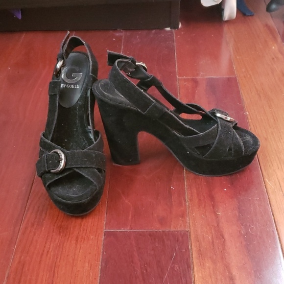 Black velvet strap heels - Picture 3 of 3